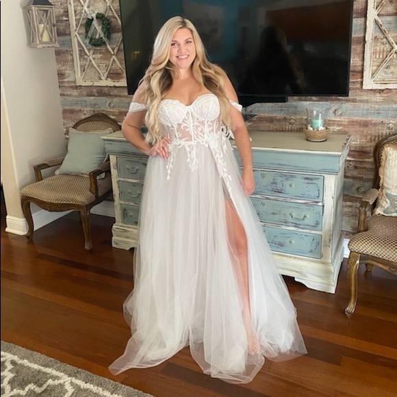 Libretto Brand New White Boho Sparkly Lace Wedding Dress - Picture 3 of 4